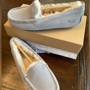 New, never worn UGG women’s slippers, Ansley light grey, size 6.